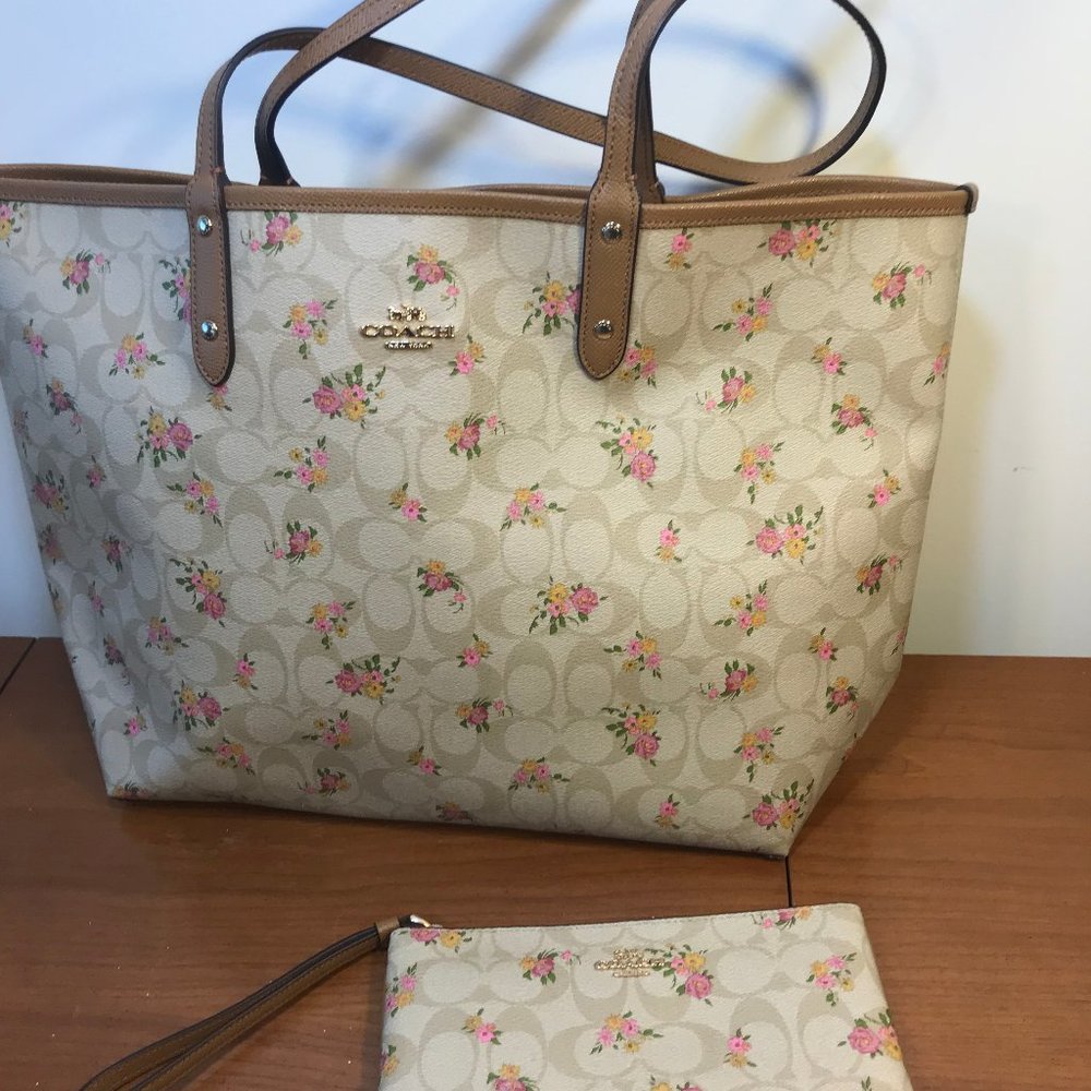 Coach Large Tote and cosmetic pouch